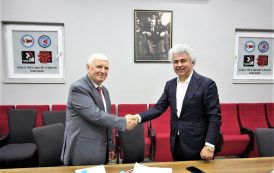 Camyapı Cam Pazarlama İnşaat Taahhüt Ticaret ve Sanayi Limited Şirketi İle Anlaşmaya Varılan İlk Toplu İş Sözleşmesinde İmzalar Atıldı