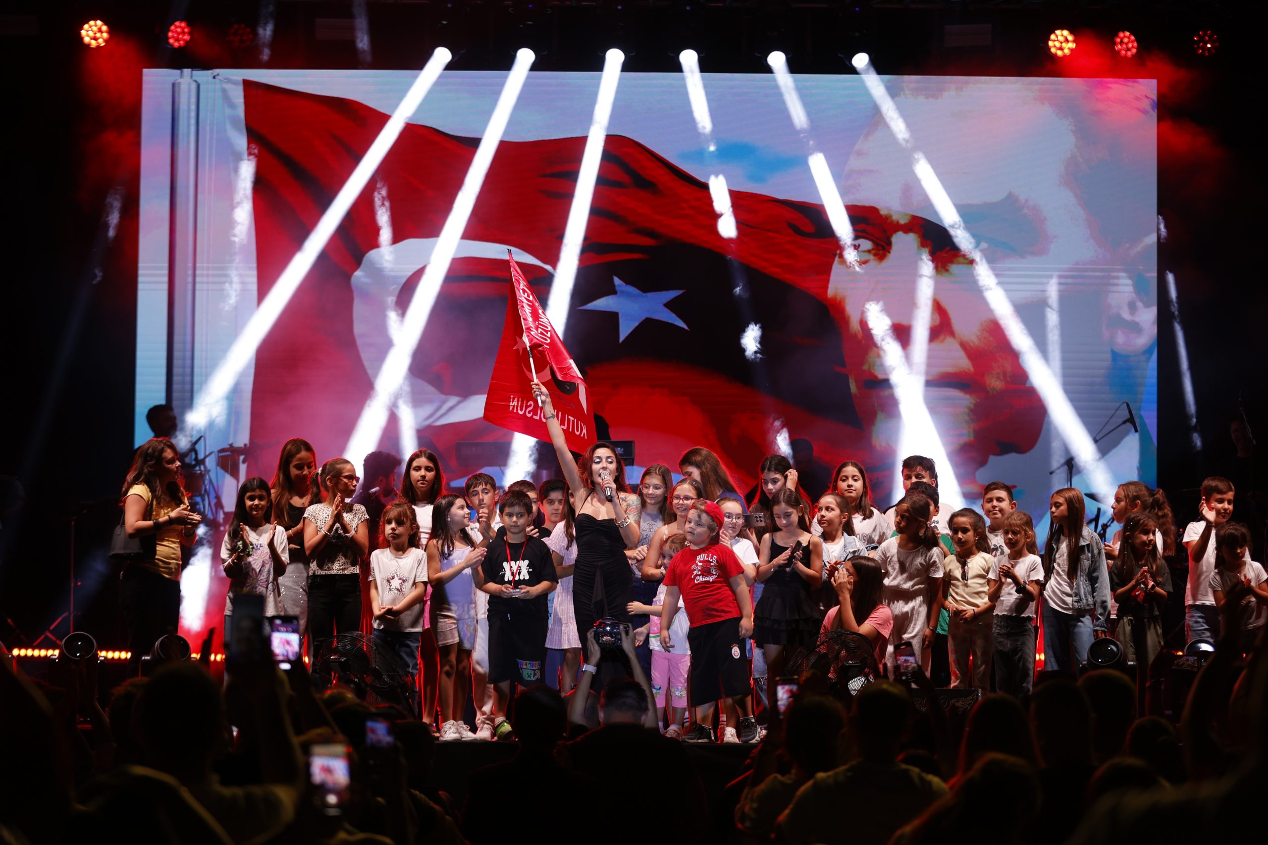 Kristal-İş Sendikası 60. Yılını Lüleburgaz’da Coşkuyla Kutladı