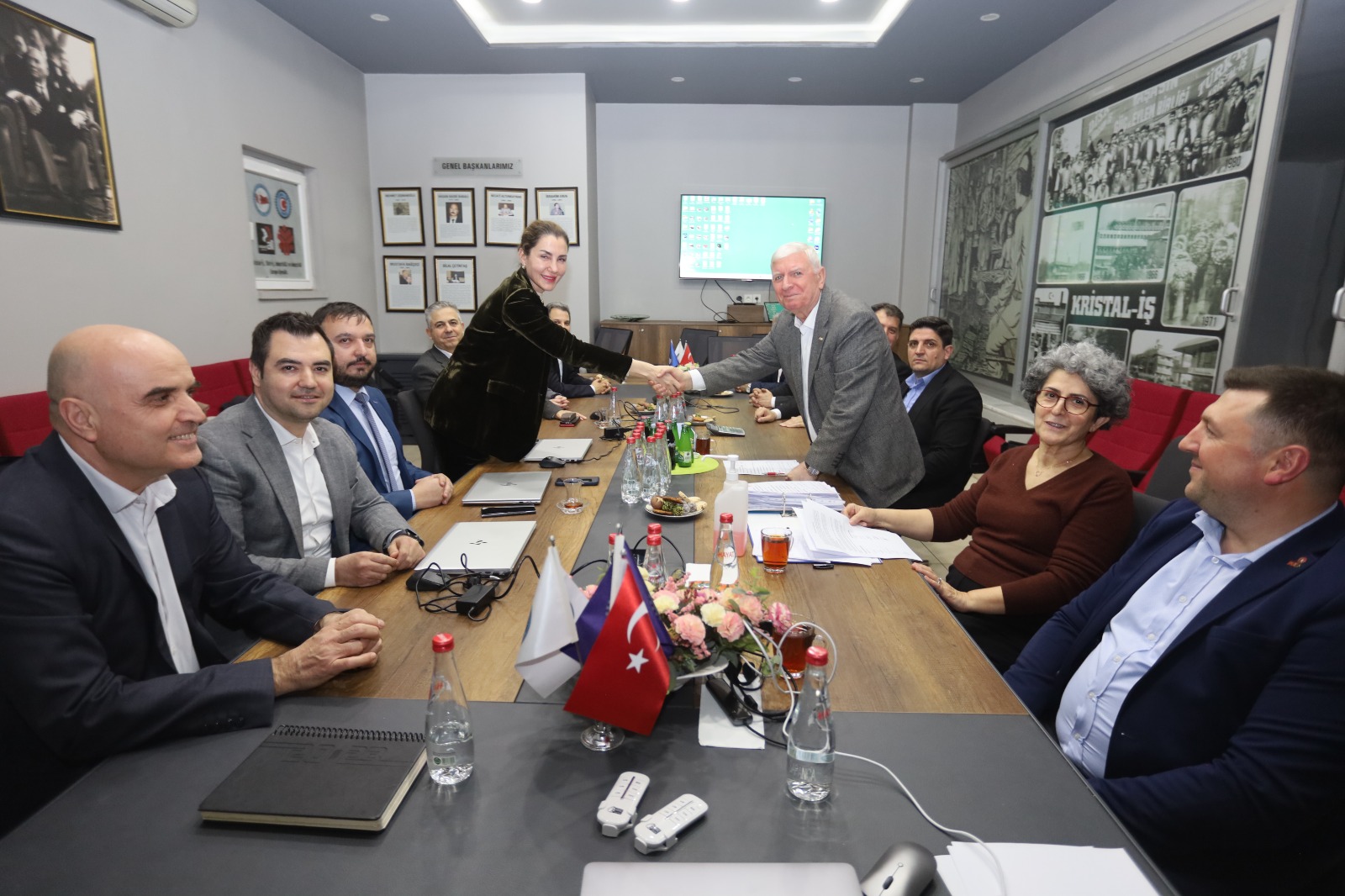 BASINA VE KAMUOYUNA DUYURU