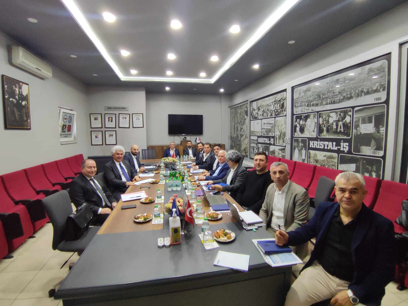 CAMYAPI CAM PAZARLAMA İNŞAAT TAAHHÜT A.Ş. İLE 3. DÖNEM TİS GÖRÜŞMELERİ BAŞLADI